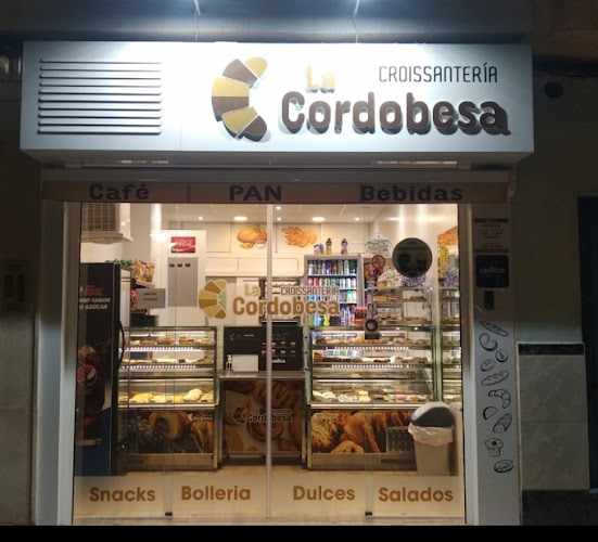 Fotografia tomada fuera de La Cordobesa Granada - Panadería en Granada, Granada