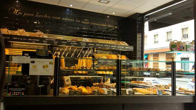 Fotografia tomada fuera de Cafetería D'Inés - Panadería en Madrid, Madrid