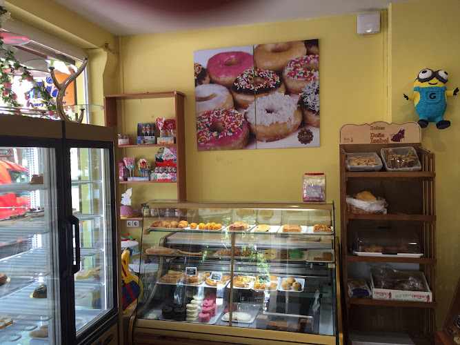 Fotografia tomada fuera de La Castiza Panadería Pastelería - Panadería en Madrid, Madrid