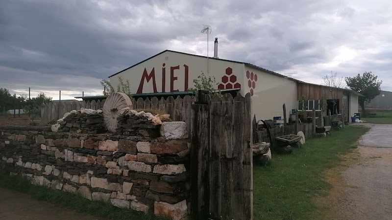 Fotografia tomada fuera de Miel el Jaleo - Comercio en Cantalojas, Guadalajara
