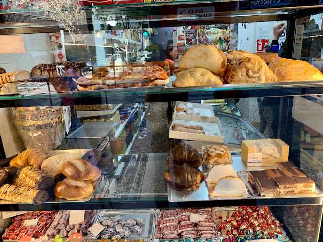 Fotografia tomada fuera de Qué Pan María Angustias - Panadería en Granada, Granada
