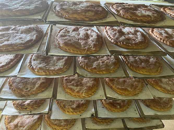 Fotografia tomada fuera de Masa Madre (Panaderia Caballero y baena) - Panadería en Granada, Granada