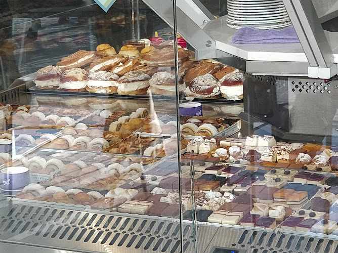 Fotografia tomada fuera de Casa Ysla Pastelería-Cafetería / Piononos - Pastelería en Granada, Granada