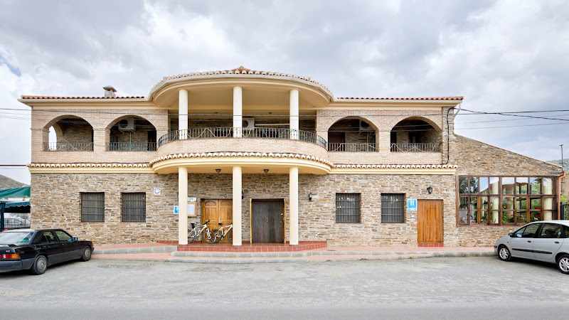 Fotografia tomada fuera de Hostal Restaurante Labella - hoteles en La Calahorra, Granada