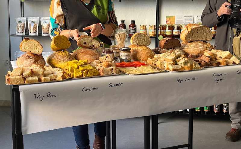 Fotografia tomada fuera de La Parada de Órgiva Tienda Ecológica - Tienda de alimentos naturales en Órgiva, Granada