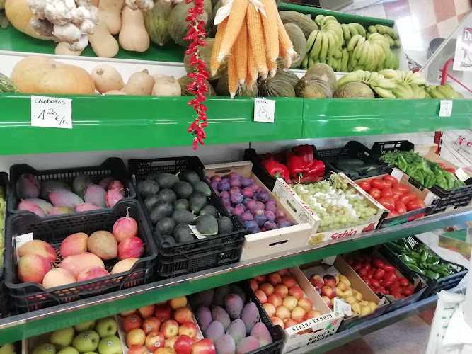 Fotografia tomada fuera de Coviran Pura - Tienda de alimentación en Lecrín, Granada