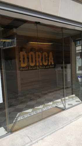Fotografia tomada fuera de Fleca Can Dorca - Panadería en Olot, Girona