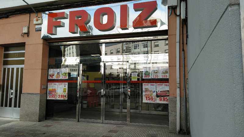 Fotografia tomada fuera de Supermercados Froiz - Supermercado en Lugo, Lugo