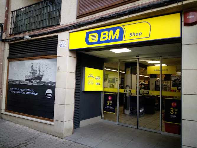 Fotografia tomada fuera de BM Shop - Supermercado en Ezcaray, La Rioja