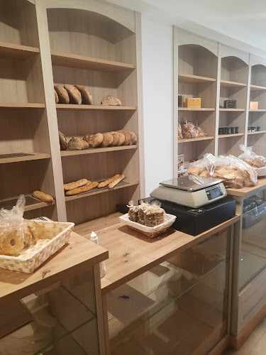 Fotografia tomada fuera de Panaderia Tino despachos - Panadería en Ponferrada, León