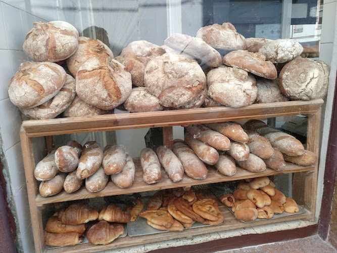 Fotografia tomada fuera de Panadería Espiga de Oro - Bakery en Cacabelos, León