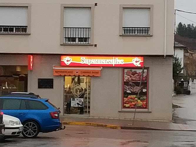 Fotografia tomada fuera de Supermercado Claudio - Supermercado en Cabañas Raras, León