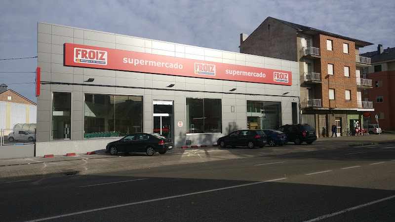Fotografia tomada fuera de Supermercado Froiz - Supermercado en Ponferrada, León