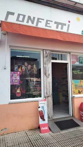 Fotografia tomada fuera de Confetti Golosinas - Tienda de golosinas en Ponferrada, León
