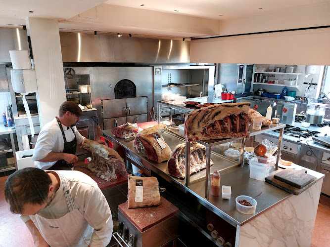 Fotografia tomada fuera de Bodega El Capricho - restaurantes en Jiménez de Jamuz, León