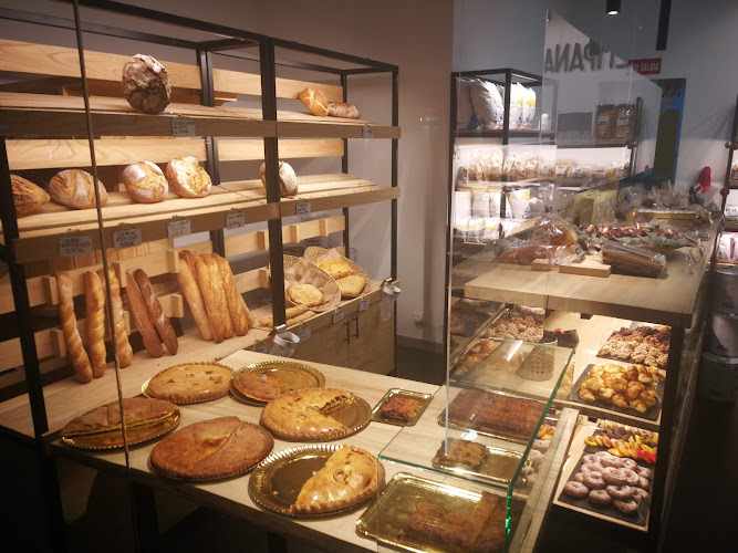 Fotografia tomada fuera de La Empanadería - Panadería en Madrid, Madrid