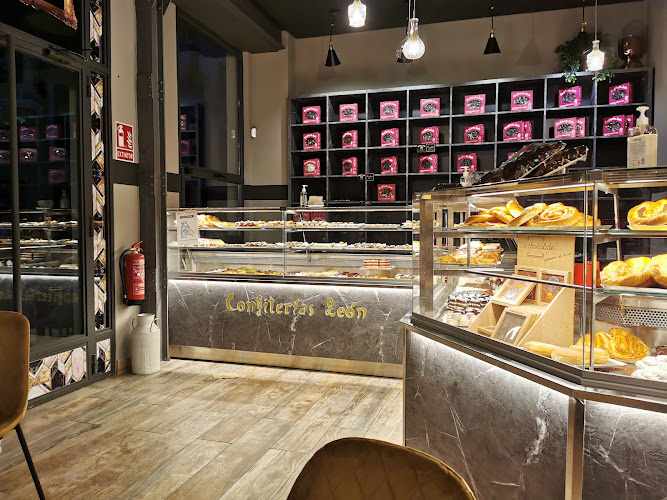 Fotografia tomada fuera de D'León - cafeterías en León, León