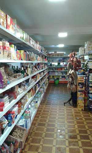 Fotografia tomada fuera de Supermercado Chao - Tienda de alimentación en Pedrafita do Cebreiro, Lugo