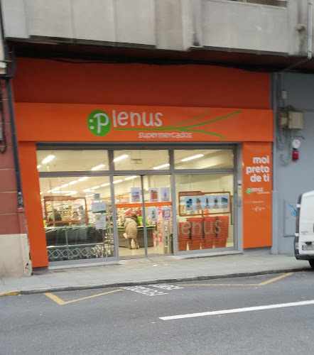 Fotografia tomada fuera de PLENUS SUPERMERCADOS - Supermercado en Lugo, Lugo