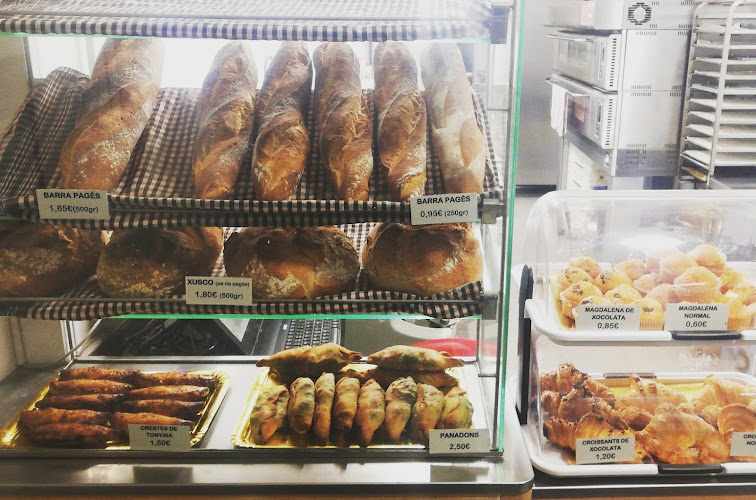 Fotografia tomada fuera de Obrador KOK - Pastelería en Cervera, Lérida