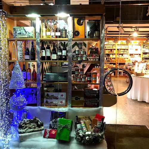 Fotografia tomada fuera de Sabores de Pueblo - Delicatessen en Aínsa, Huesca