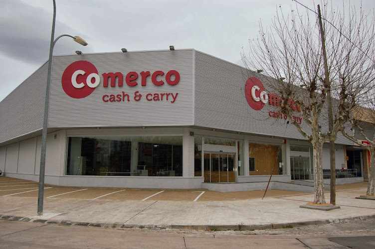 Fotografia tomada fuera de Comerco Cash & Carry - Autoservicio mayorista en Huesca, Huesca