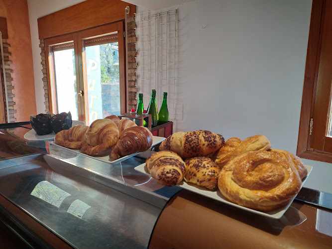 Fotografia tomada fuera de Bar Restsurante Mallos de Riglos - restaurantes en Riglos, Huesca