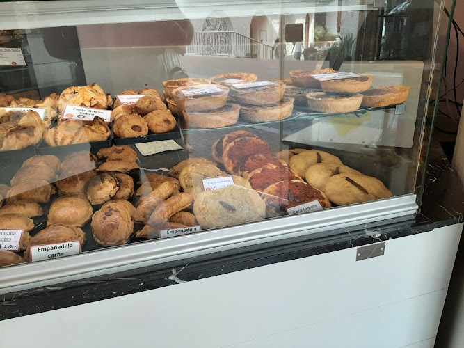 Fotografia tomada fuera de Pasteleria Passion - Puerto - Pastelería en Moraira, Alicante