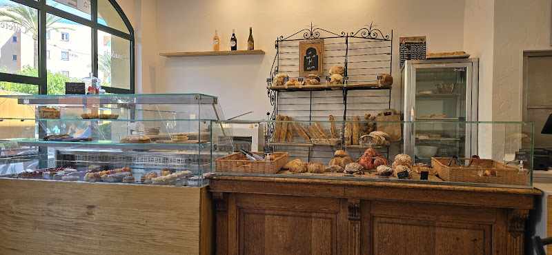 Fotografia tomada fuera de Boulangerie/Pâtisserie-Bar/Café/Crêperie LA MARINIERE - Panadería en Moraira, Alicante