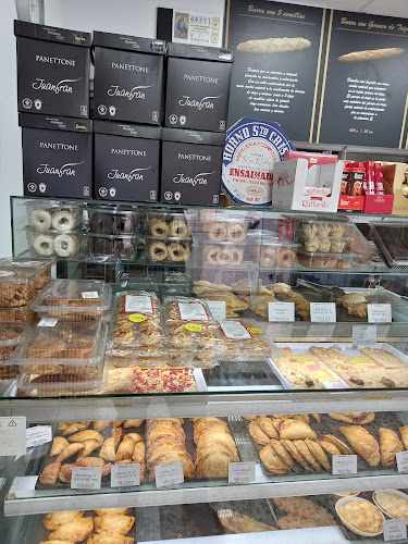 Fotografia tomada fuera de Abierto 24 horas - Supermercado en Elche, Alicante