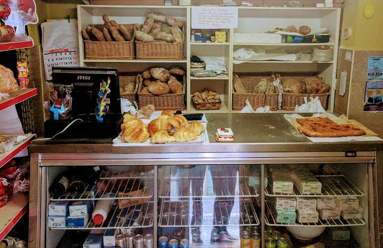 Fotografia tomada fuera de Panadería Lavacolla - Panadería en Santiago de Compostela, A Coruña