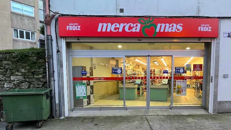 Fotografia tomada fuera de Supermercado MERCAMAS ~ Grupo Froiz - Supermercado en Santiago de Compostela, A Coruña