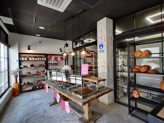 Fotografia tomada fuera de Fermento Casa De Panaderos - Panadería en San Pedro Alcántara, Málaga