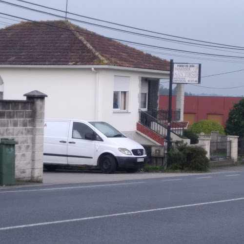 Fotografia tomada fuera de Panaderia San Tirso - Panadería en Curriño, A Coruña