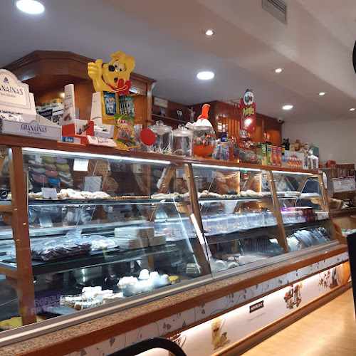 Fotografia tomada fuera de El Horno de Macías - cafeterías en San Pedro Alcántara, Málaga