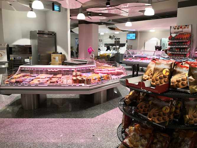 Fotografia tomada fuera de AQUIÉ SUPERMERCADOS - Supermercado en Santiago de Compostela, A Coruña