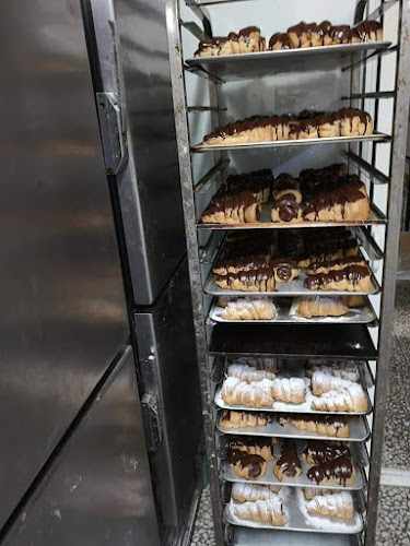 Fotografia tomada fuera de La Goyesca - Cake shop en San Pedro Alcántara, Málaga