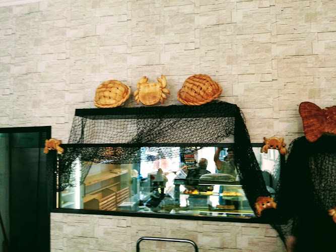 Fotografia tomada fuera de Panadería Pastelería Corona de Galicia - Panadería en Louro, A Coruña