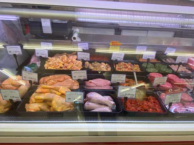 Fotografia tomada fuera de Supermercados Froiz - Supermercado en Carballo, A Coruña
