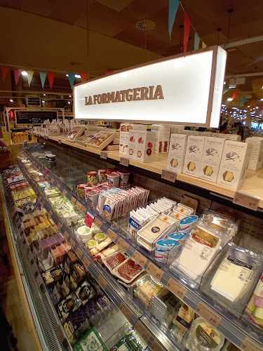 Fotografia tomada fuera de Ametller Origen - Convenience store en Palafrugell, Girona