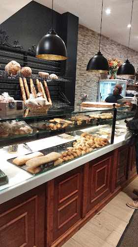 Fotografia tomada fuera de Fornet de la Plaça - cafeterías en L'Hospitalet de Llobregat, Barcelona