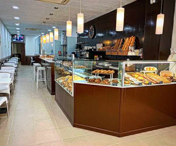 Fotografia tomada fuera de La Bona Aroma - Forn de pa en L'Hospitalet de Llobregat, Barcelona