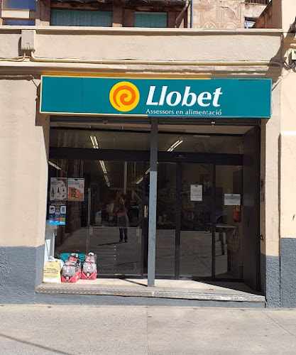 Fotografia tomada fuera de Supermercats Llobet - Supermercado en Cardona, Barcelona