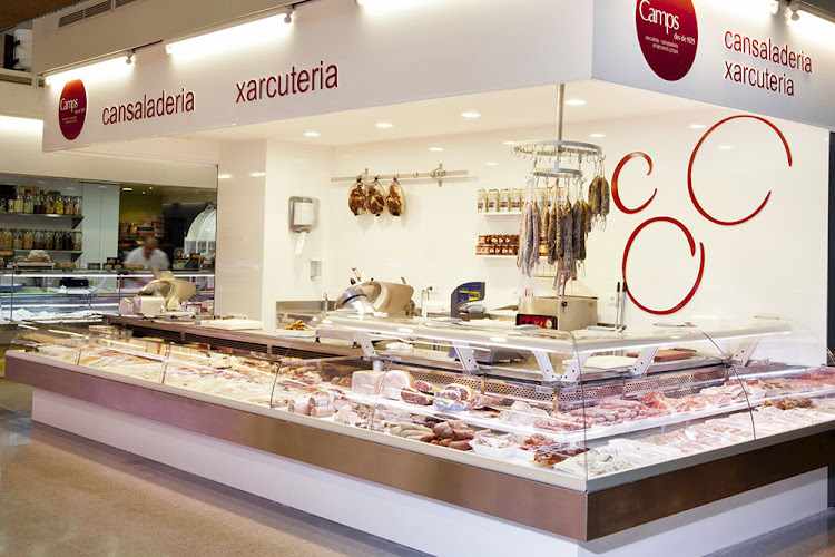 Fotografia tomada fuera de Mercat Municipal Manlleu - Mercado en Manlleu, Barcelona