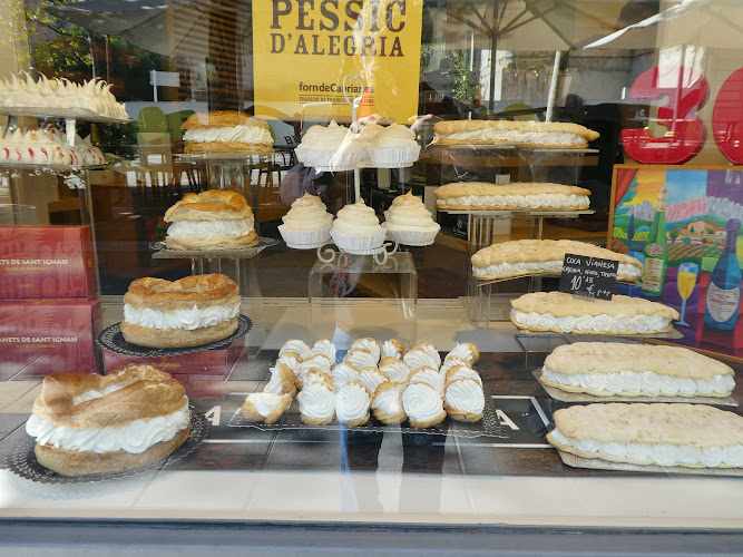 Fotografia tomada fuera de La Lionesa - Pastelería en Manresa, Barcelona
