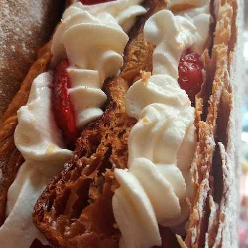 Fotografia tomada fuera de Panaderia - Pasteleria CAMELOS - Pastelería en San Pedro da Ramallosa, Pontevedra