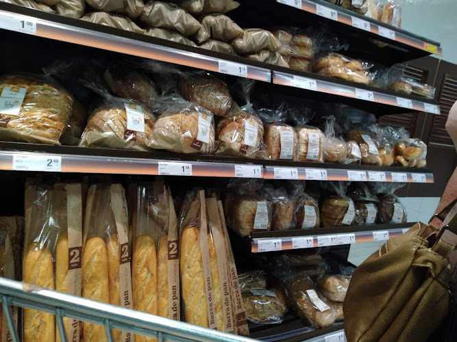 Fotografia tomada fuera de Supermercat Consum - Supermercat en Martorell, Barcelona