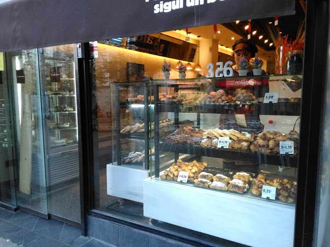 Fotografia tomada fuera de 365 Obrador - cafeterías en Mataró, Barcelona