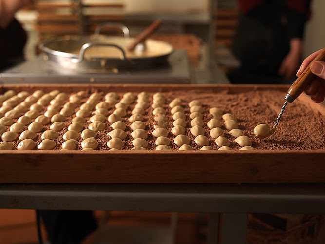 Fotografia tomada fuera de Catanias® Cudié (Fàbrica) - Tienda de productos de chocolate en Moja, Barcelona