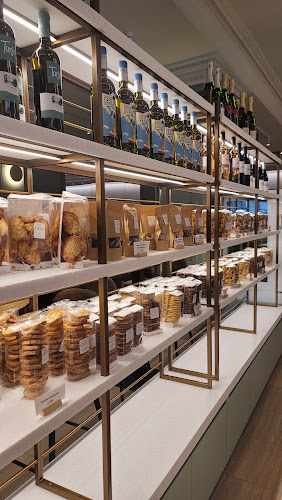 Fotografia tomada fuera de Pan y cacao - cafeterías en Madrid, Madrid